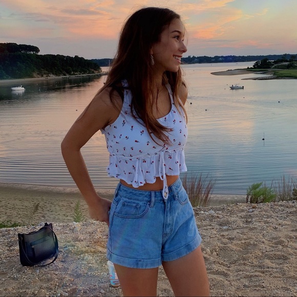 Meet your Posher, Nadia - Picture 1 of 1